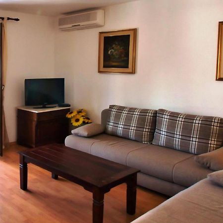 Paradise Beach Apartments 罗维尼 外观 照片