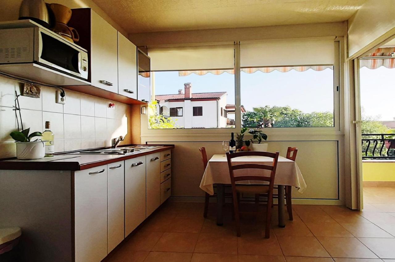 Paradise Beach Apartments 罗维尼 外观 照片