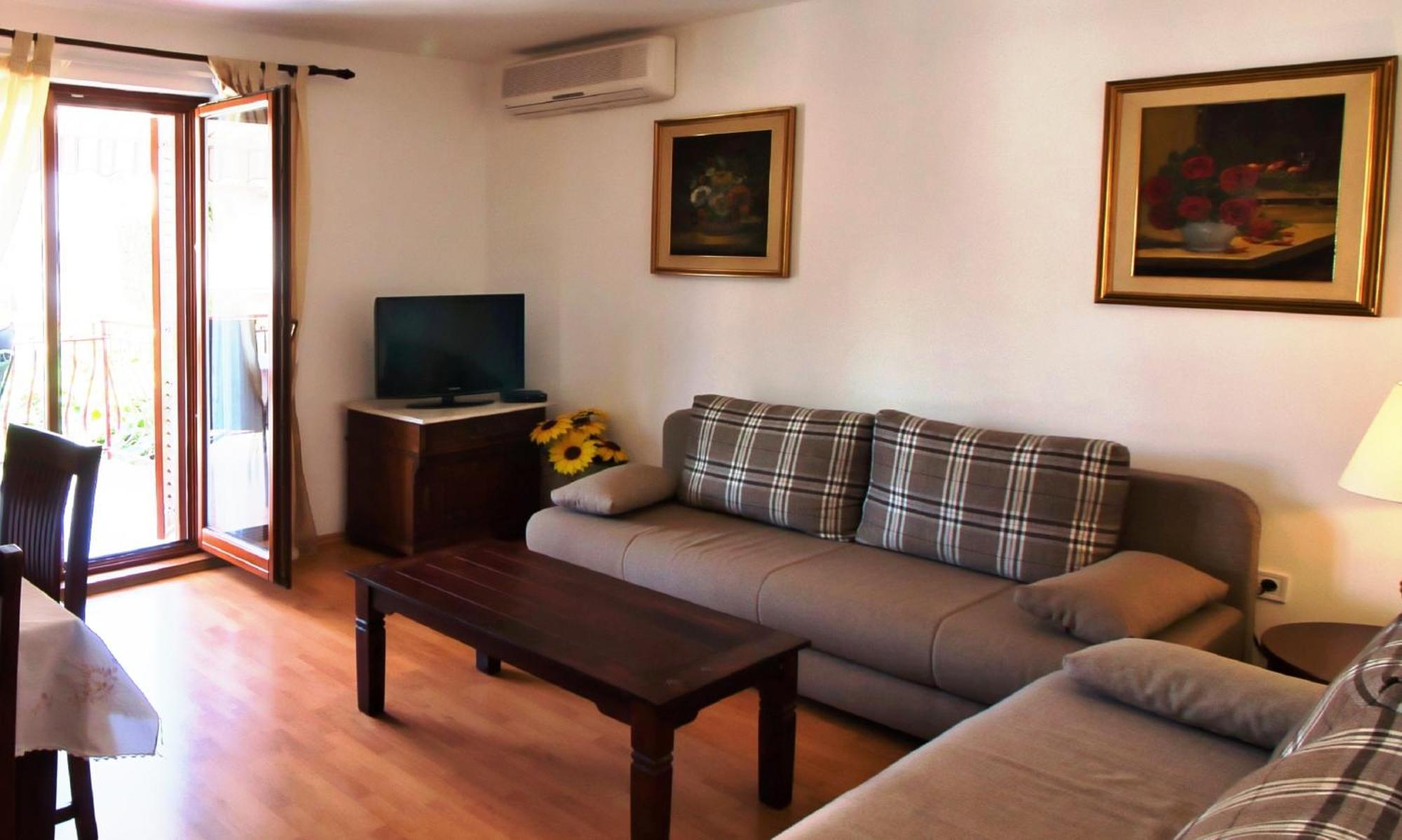 Paradise Beach Apartments 罗维尼 外观 照片