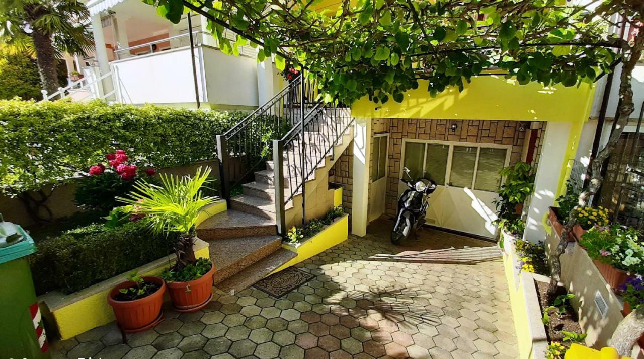 Paradise Beach Apartments 罗维尼 外观 照片