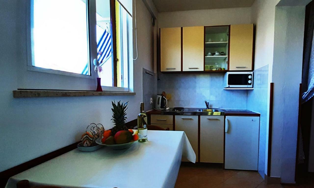 Paradise Beach Apartments 罗维尼 外观 照片