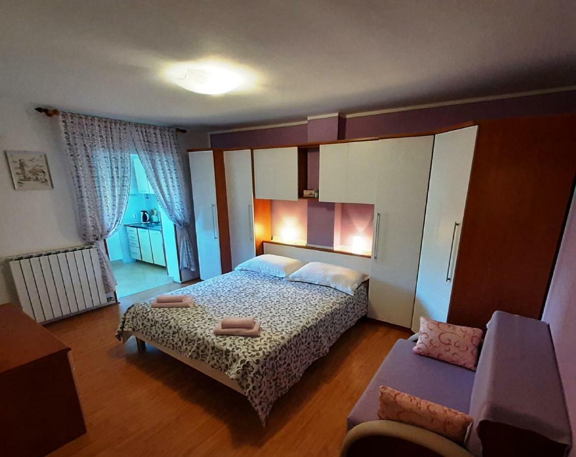 Paradise Beach Apartments 罗维尼 外观 照片